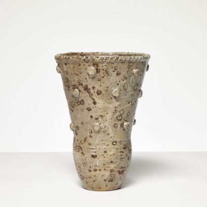 JEAN LERAT (1913-1992) JEAN LERAT (1913-1992) 

Vase balustre évasé en grès, décor...