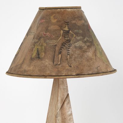 CELSO LAGAR (1891-1966) CELSO LAGAR (1891-1966) 

Living room lamp, pyramidal shaft...
