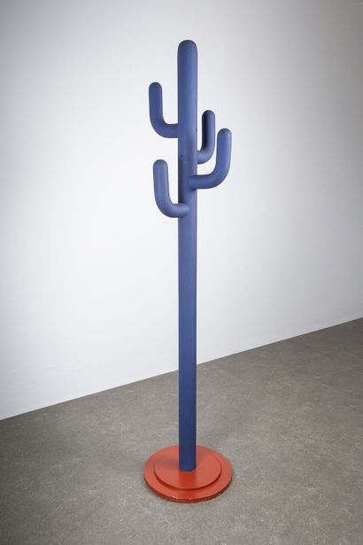 Années 1980 1980'S

A cactus coat stand in blue resin-gum, 1980s, with a stepped...