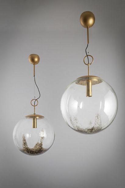 LA MURRINA (ÉDITEUR) LA MURRINA (EDITOR)

A pair of spherical glass suspensions with...