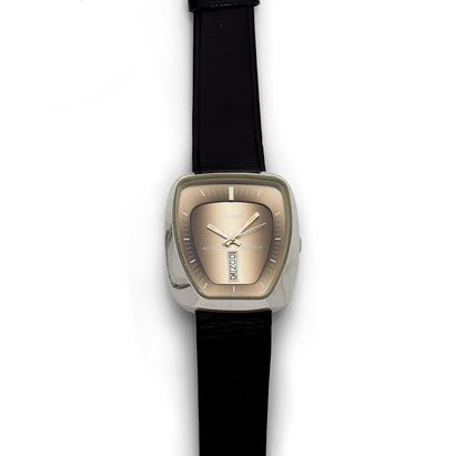 VILONG VILONG
Montre bracelet d'homme en acier et métal de forme, circa 1970, cadran...
