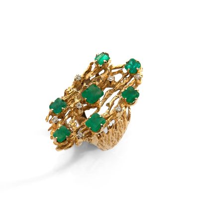 BAGUE RING
Textured 14K gold "organic" ring, composed of filaments and networks set...