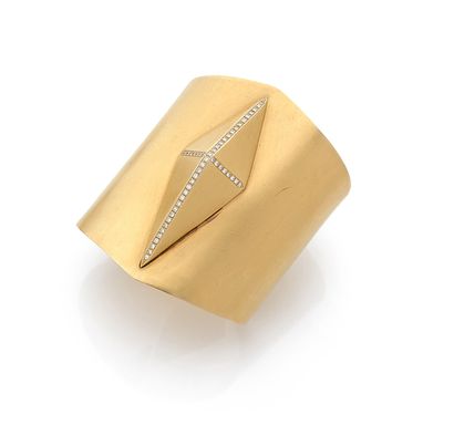 DÉBORAH PAGANI DÉBORAH PAGANI
Brushed 18K yellow gold cuff set with a pyramid of...