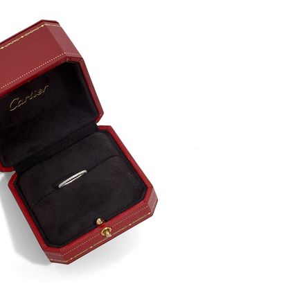 CARTIER CARTIER
Wedding ring in 18K white gold, set with brilliant-cut diamonds....