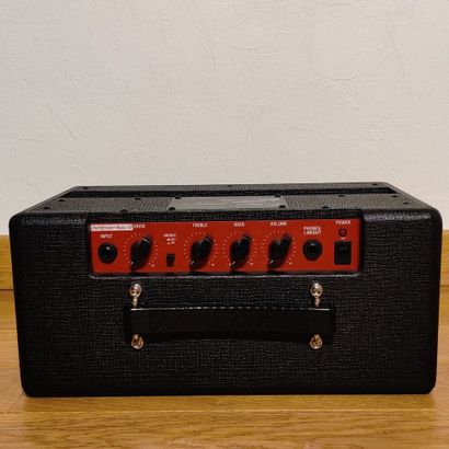 VOX VOX 
Amplificateur de guitare basse à circuit intégré, modèle Pathfinder Bass...