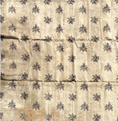 null TISSAGEMECANIQUE 

Carpet with a beige background and pastel patterns, decorated...
