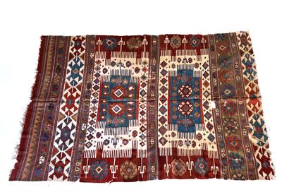 null RUGS OF THE EAST 

Kilim carpet, XIXth century, multicolored tones. Decorated...