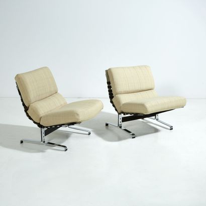 ANNÉES 1970 ANNÉES 1970
Suite de quatre fauteuils à structure géométrique formée...
