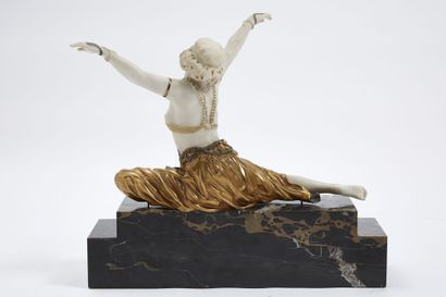 CLAIRE ROBERTINE JEANNE COLINET (1880-1950) CLAIRE ROBERTINE JEANNE COLINET (1880-1950)
"Dancer...