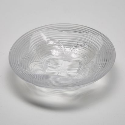CRISTAL LALIQUE CRISTAL LALIQUE
Cendrier « Trèfle ». Épreuve en cristal blanc moulé...