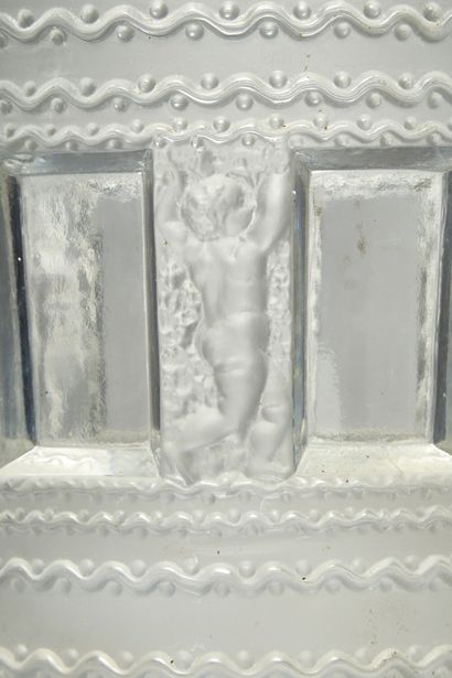 CRISTAL LALIQUE CRISTAL LALIQUE 
Vase « Florence ». Épreuve en cristal blanc moulé...