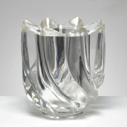 CRISTAL LALIQUE CRISTAL LALIQUE 
Vase « Éguzon ». Épreuve en cristal blanc moulé...