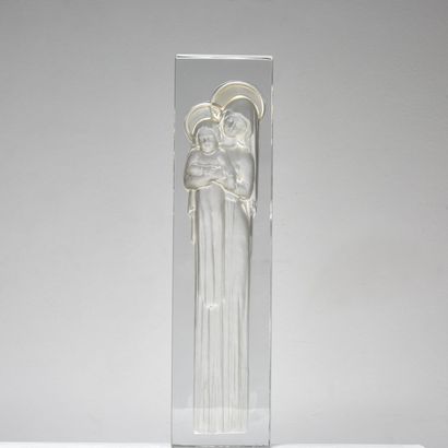 CRISTAL LALIQUE CRISTAL LALIQUE 
Sujet religieux « Vierge à l'Enfant », modèle créé...