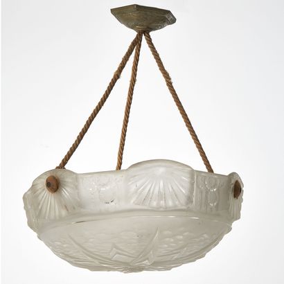 MULLER FRERES MULLER FRERES
Art deco frosted glass suspension, with radiant decoration...