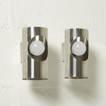 ANNÉES 1970 YEARS 1970
A pair of cylindrical wall lights in stainless steel with...