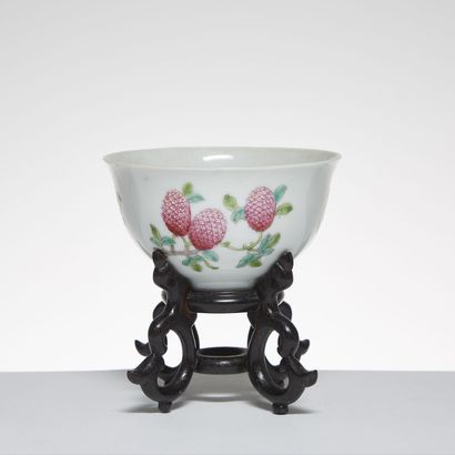 CHINE, ÉPOQUE DAOGUANG (1820-1850) CHINA, DAOGUANG PERIOD (1820-1850)
Famille rose...
