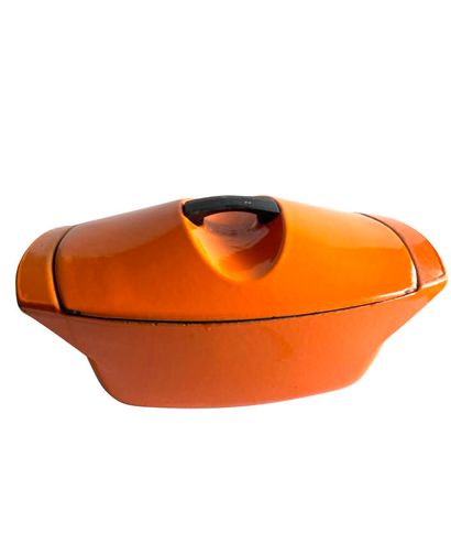 LE CREUSET LE CREUSET
RAYMOND LOEWY
Coquelle" cast iron casserole, orange enamelled...
