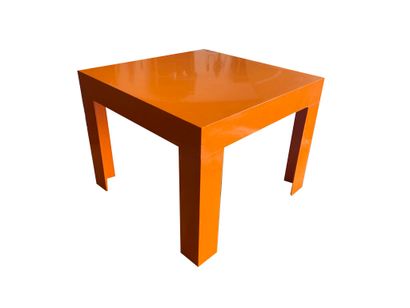 VINTAGE VINTAGE
Petite table d'appoint démontable en plastique orange
H 32, L 40...
