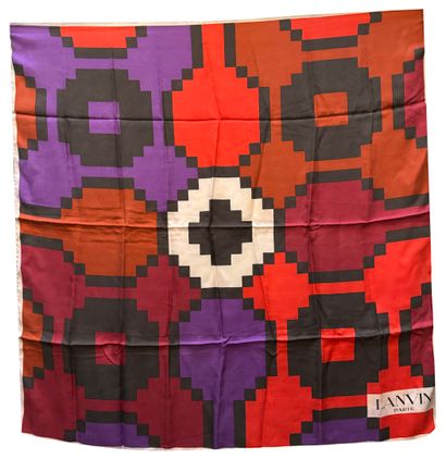 LANVIN LANVIN
Foulard de soie à décor géométrique stylisé, tons vermillon, violet,...