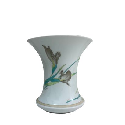 HUTSCHENREUTHER HUTSCHENREUTHER
LÉONARD
Vase évasé en porcelaine blanche à décor...