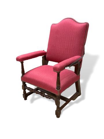null 
Sick chair in walnut with curved back, turned front legs in balusters, straight...