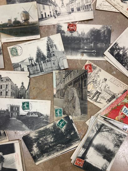 null Ensemble de cartes postales dont Loiret, Beauce, Vienne, Vichy, Bonne année,...