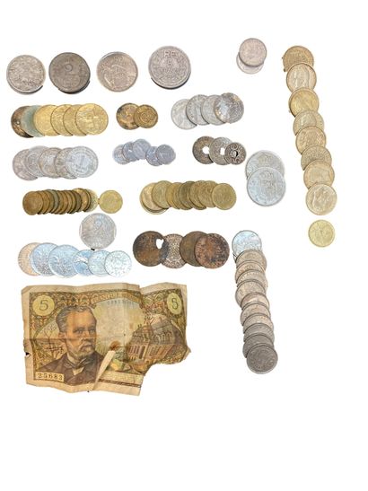null Ensemble de monnaies comprenant 3 pièces de 2 francs 1947, 1 pièce de 1 franc...