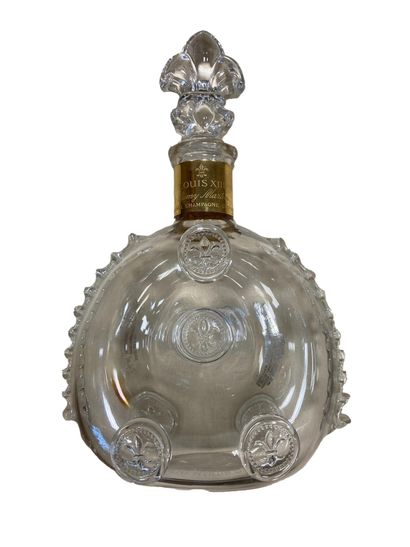 null BACCARAT
Carafe à cognac en cristal Louis XIII pour Remy Martin. Numéroté 8719....