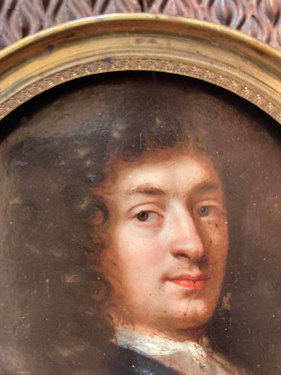 null Ecole Française. Fin XVII Début XVIIIème siècle
Portrait 
Huile sur cuivre
13x10,5...