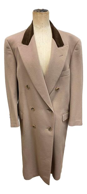 null LANVIN
Long beige wool and cashmere double-breasted coat
T. 40 approx.