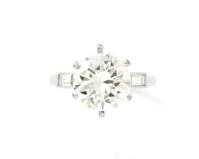null Solitaire ring in platinum 850 thousandths, set with a brilliant-cut diamond...