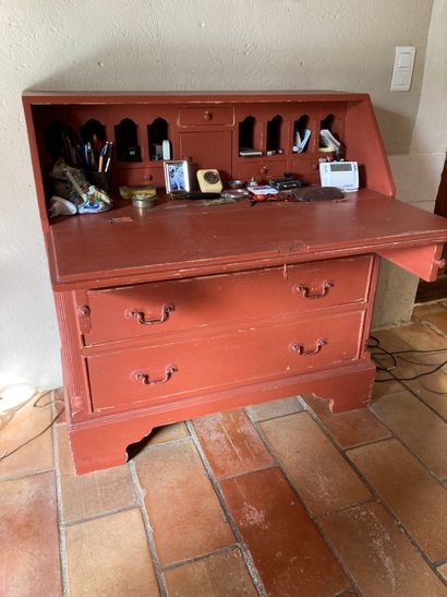 null Sloping desk in coral rechampi wood opening with four drawers and a flap revealing...
