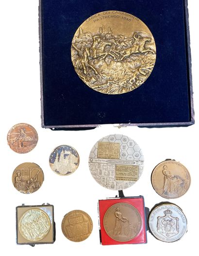 null Set of medals including:
-Italy
Carica Dei Carabinieri Di Pastrengo 
Bronze...