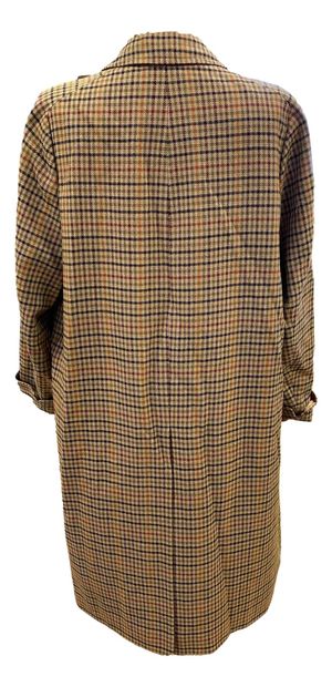 null ARNYS
Men's long coat in wool with small checks in brown camaieu
two patch pockets
T....