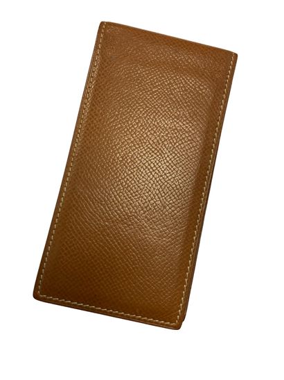 null HERMES
Grained leather notebook case
L. 6,8 cm