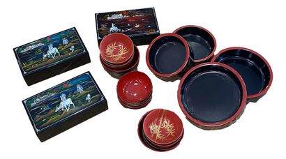null Set of lacquer and mother-of-pearl bowl, bento and three casket boxes
China
