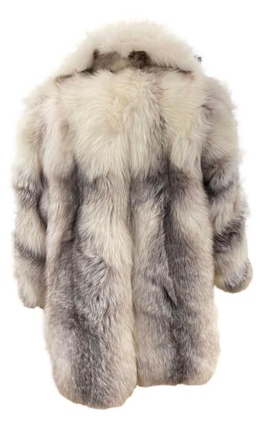 null Fox coat with wide collar
Yves Gil in Perpignan
T. 40 approx.
Long coat in synthetic...