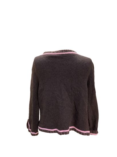null CHANEL
Brown and pink cashmere cardigan without buttons
(No size indication...