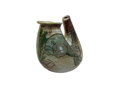 null Accolay (XXème)
Vase - pichet en céramique émaillée à décors de poissons
Signée...