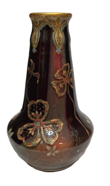 DAUM – NANCY 
	Vase à col conique légèrement...