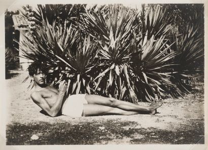 ANONYME 
Anonymous






Jean Cocteau in Pramousquier, 1922






Silver print from...