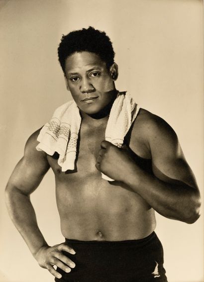 ANONYME 
ANONYMOUS






Portrait of wrestler Jim Pantobe, Guadeloupe, c.1950






Vintage...