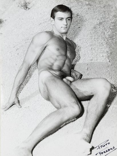 Jean FERRERO (1931-) 
Jean FERRERO (1931-)






Nude on the sand, c.1960






Silver...