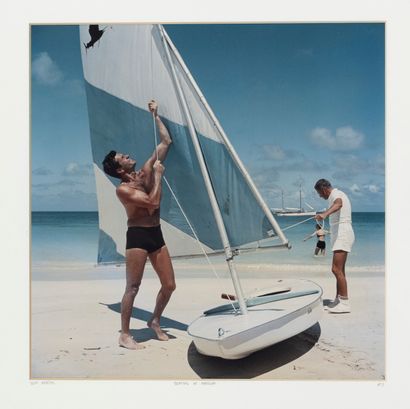 null Slim AARONS (1916-2006)	
Boating in Antigua, c.1990	
Tirage numérique, annoté...