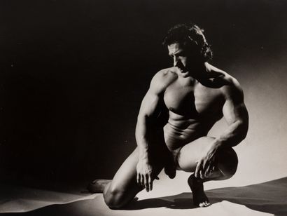 null Roy DEAN (1925-2002)
Etude d’homme nu, c.1970
Tirage argentique d’époque tamponné...