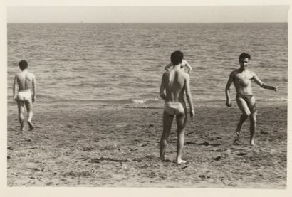 null PAJAMA
Garçons sur la plage, c.1940
Tirage argentique d'époque,
annoté et tamponné...