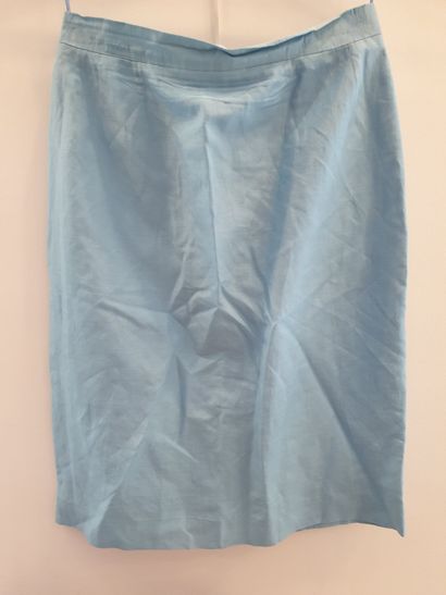 null HERMES PARIS :

Sky blue linen (50%) and silk (50%) skirt. 

Silk lining

Size...