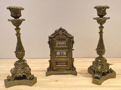 null Lot including a pair of gilded metal torches in the Louis XV style (H. 26 cm)...