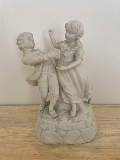 null Lot of porcelain cookie subjects including: 

- Couple of dancing children....