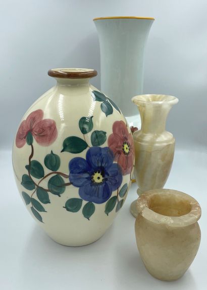 null Lot including a ceramic vase of Saint-Clement with floral decoration, a ceramic...